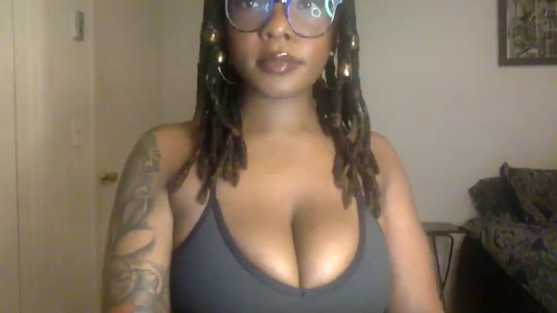 Gallery image thumbnail from warmhoney888's myfreecams stream on, 04/29/2025, 10:16 image 17 of 20