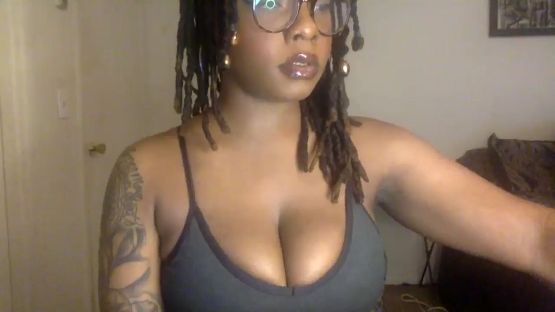 Gallery image thumbnail from warmhoney888's myfreecams stream on, 04/29/2025, 10:16 image 5 of 20