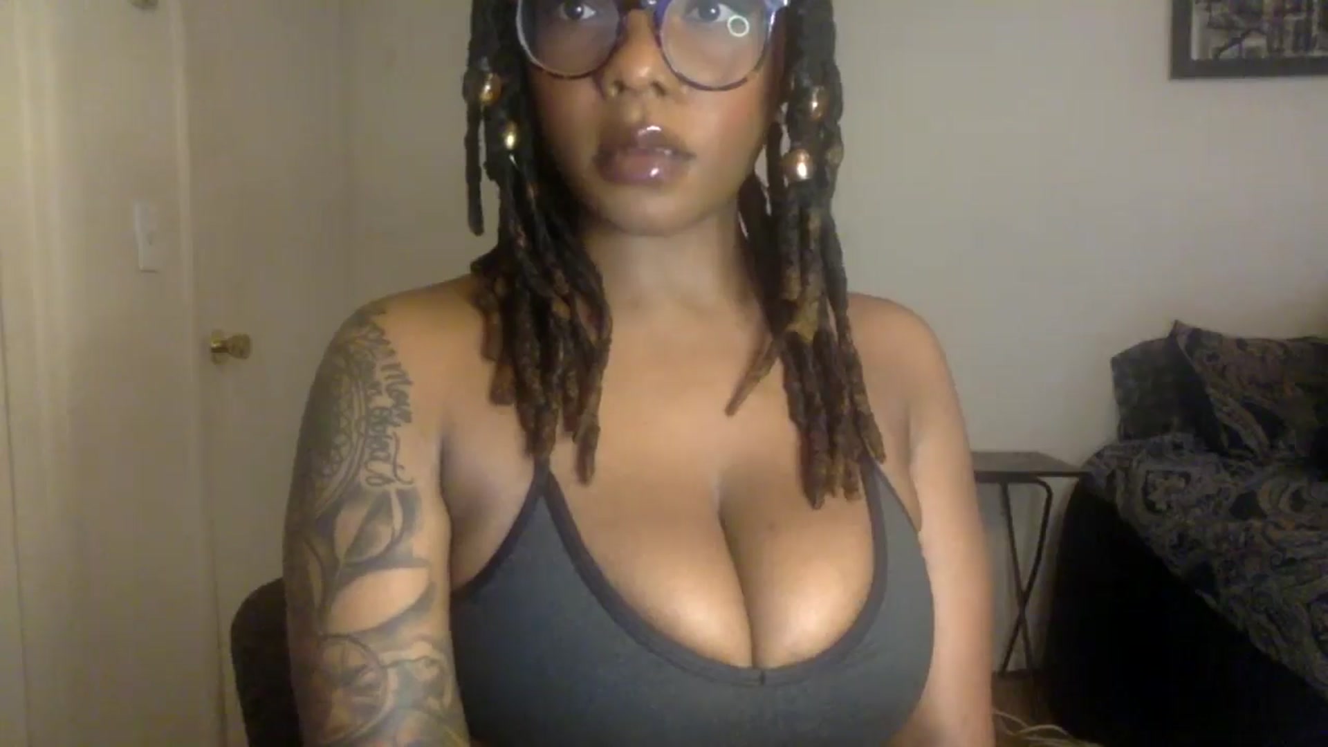 Gallery image thumbnail from warmhoney888's myfreecams stream on, 04/29/2025, 11:07 image 9 of 20