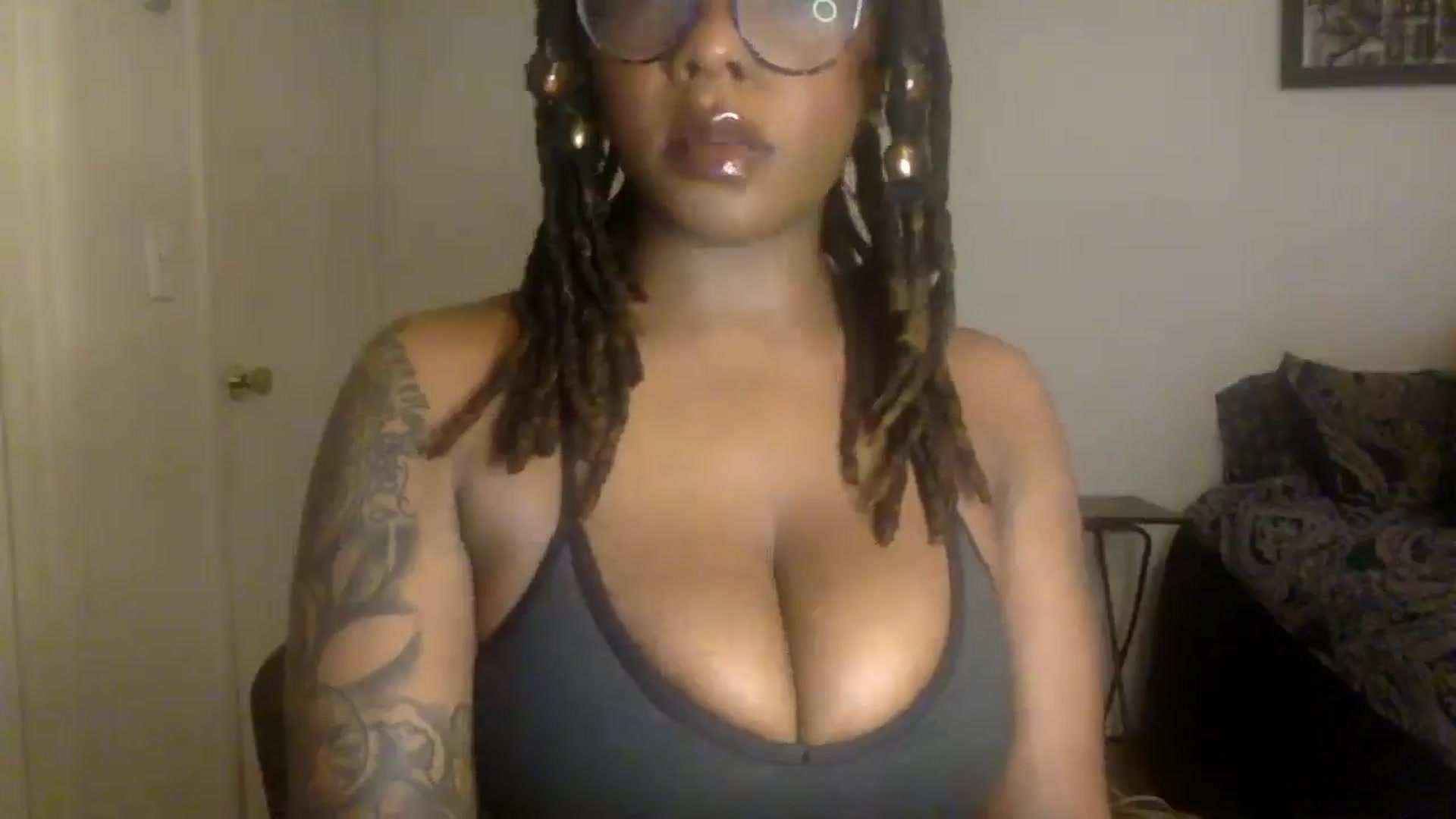 Gallery image thumbnail from warmhoney888's myfreecams stream on, 04/29/2025, 11:07 image 5 of 20