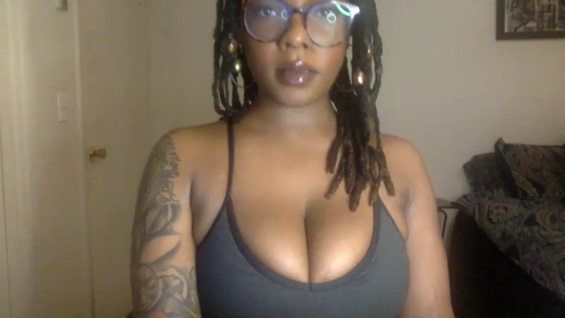 Gallery image thumbnail from warmhoney888's myfreecams stream on, 04/29/2025, 11:07 image 2 of 20