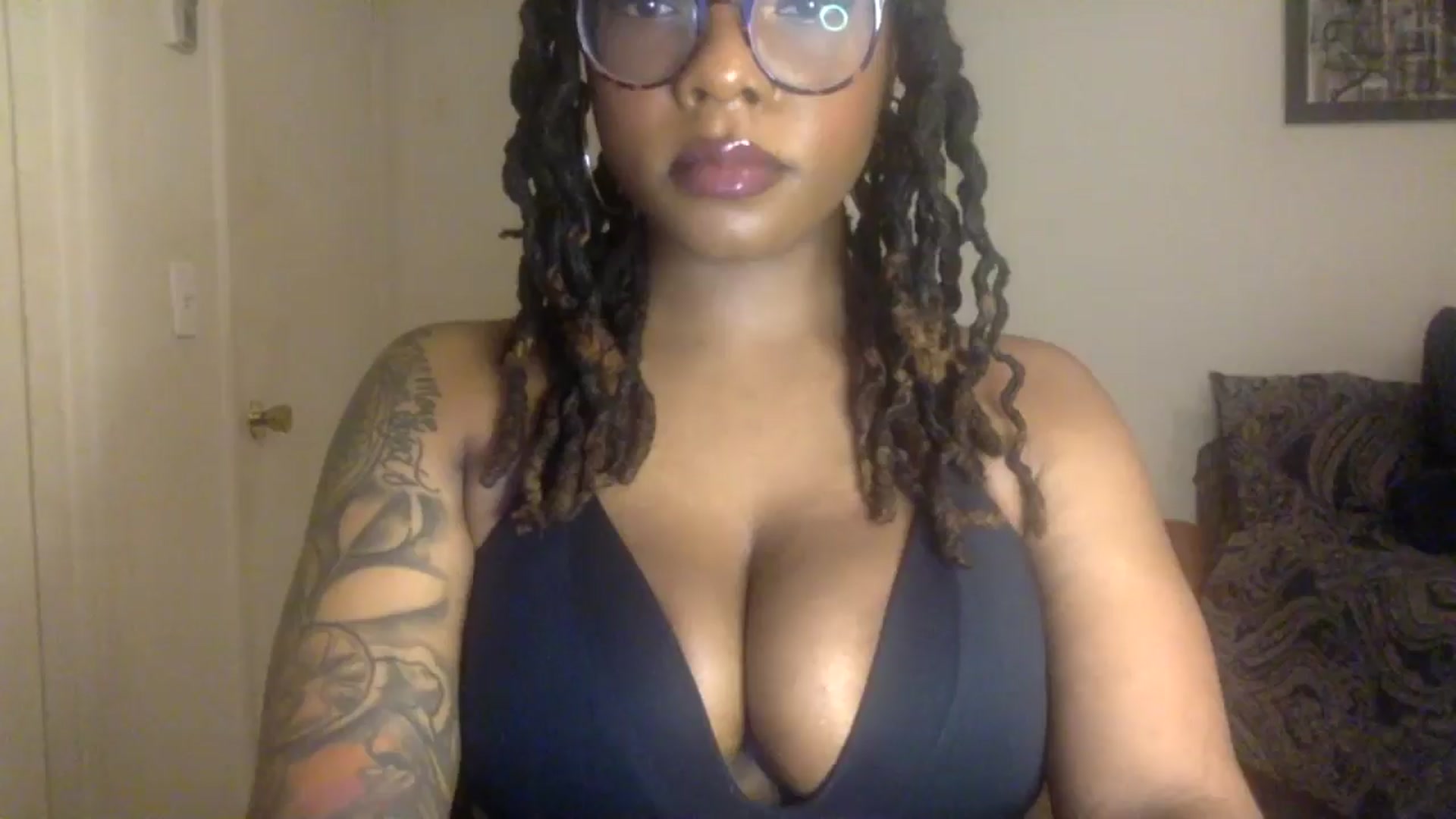 Gallery image thumbnail from warmhoney888's myfreecams stream on, 06/27/2025, 10:30 image 19 of 20