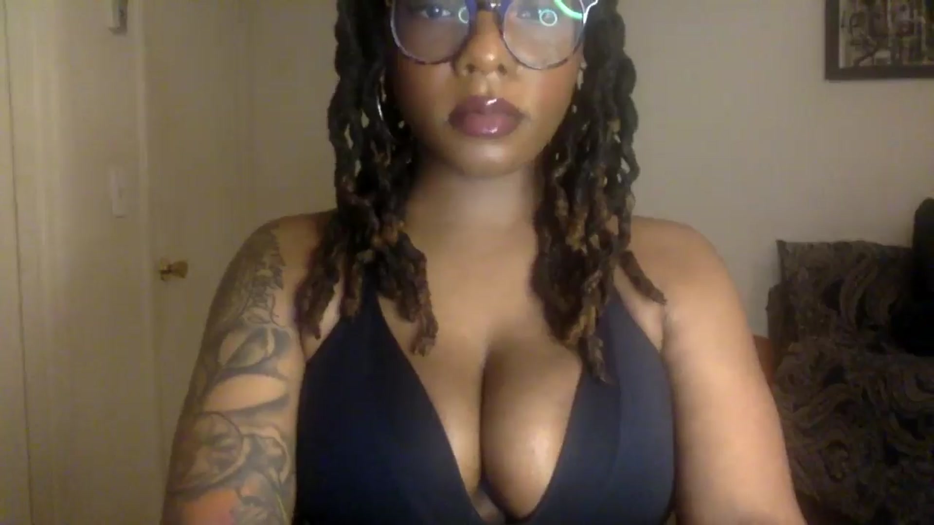 Gallery image thumbnail from warmhoney888's myfreecams stream on, 06/27/2025, 10:30 image 20 of 20