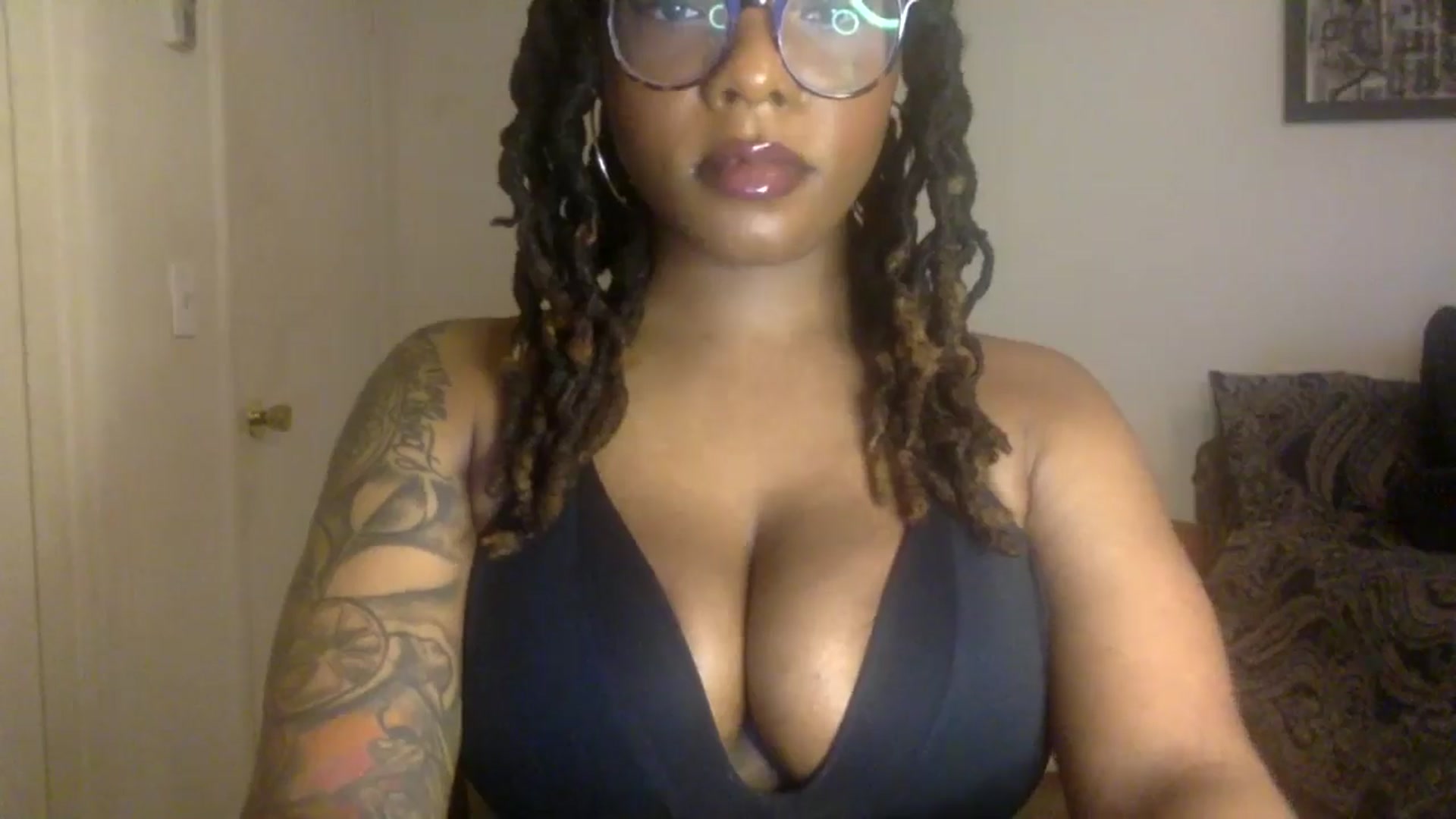 Gallery image thumbnail from warmhoney888's myfreecams stream on, 06/27/2025, 10:30 image 18 of 20