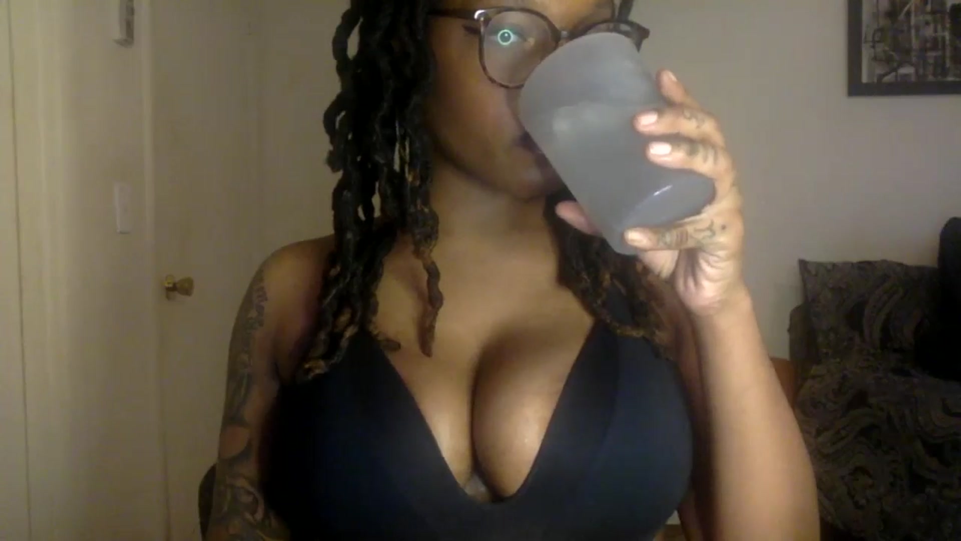 Gallery image thumbnail from warmhoney888's myfreecams stream on, 06/27/2025, 10:30 image 17 of 20