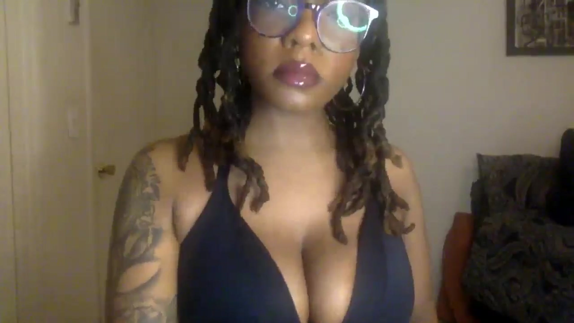 Gallery image thumbnail from warmhoney888's myfreecams stream on, 06/27/2025, 10:30 image 6 of 20