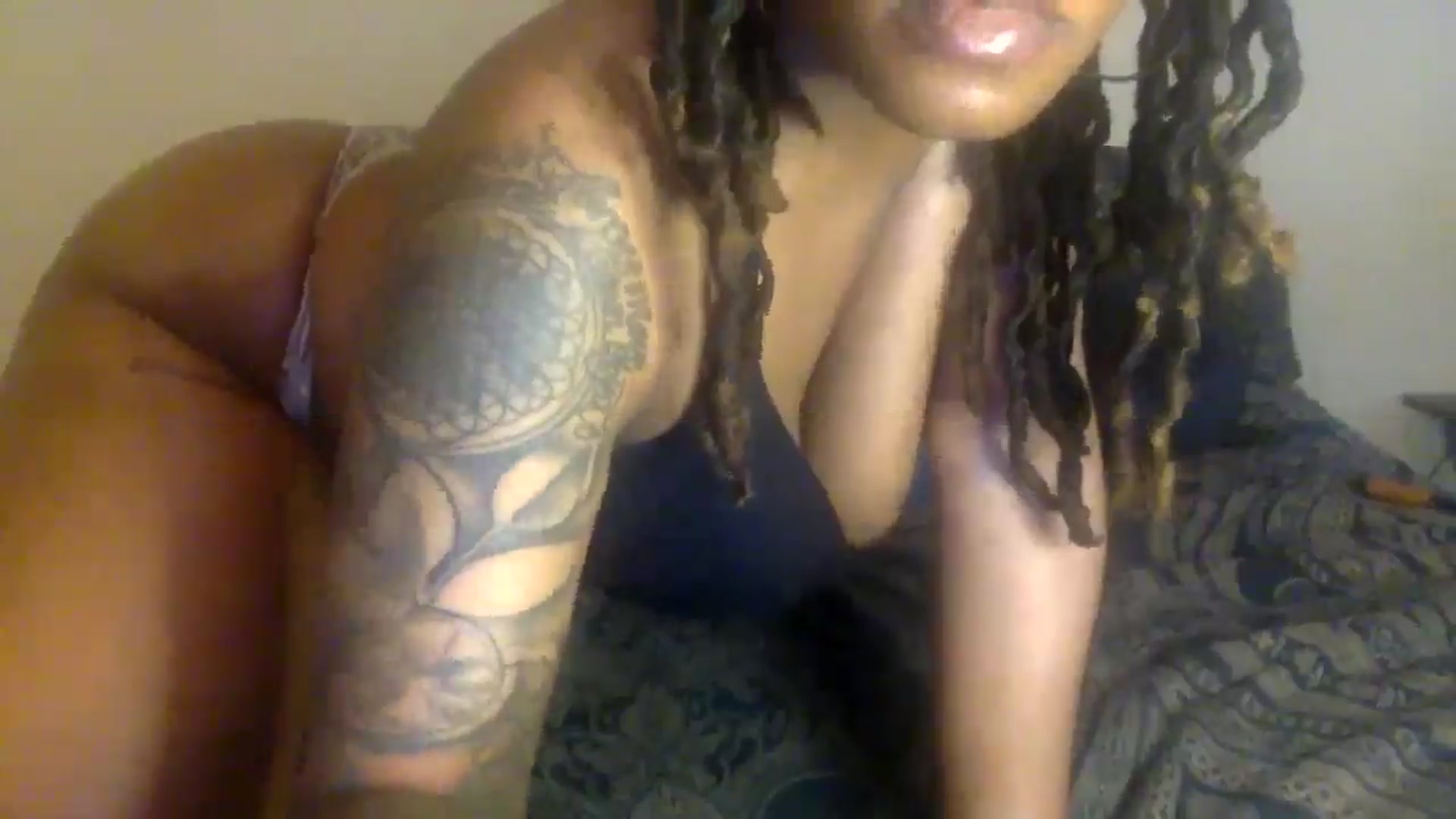Gallery image thumbnail from warmhoney888's myfreecams stream on, 06/27/2025, 11:43 image 18 of 20
