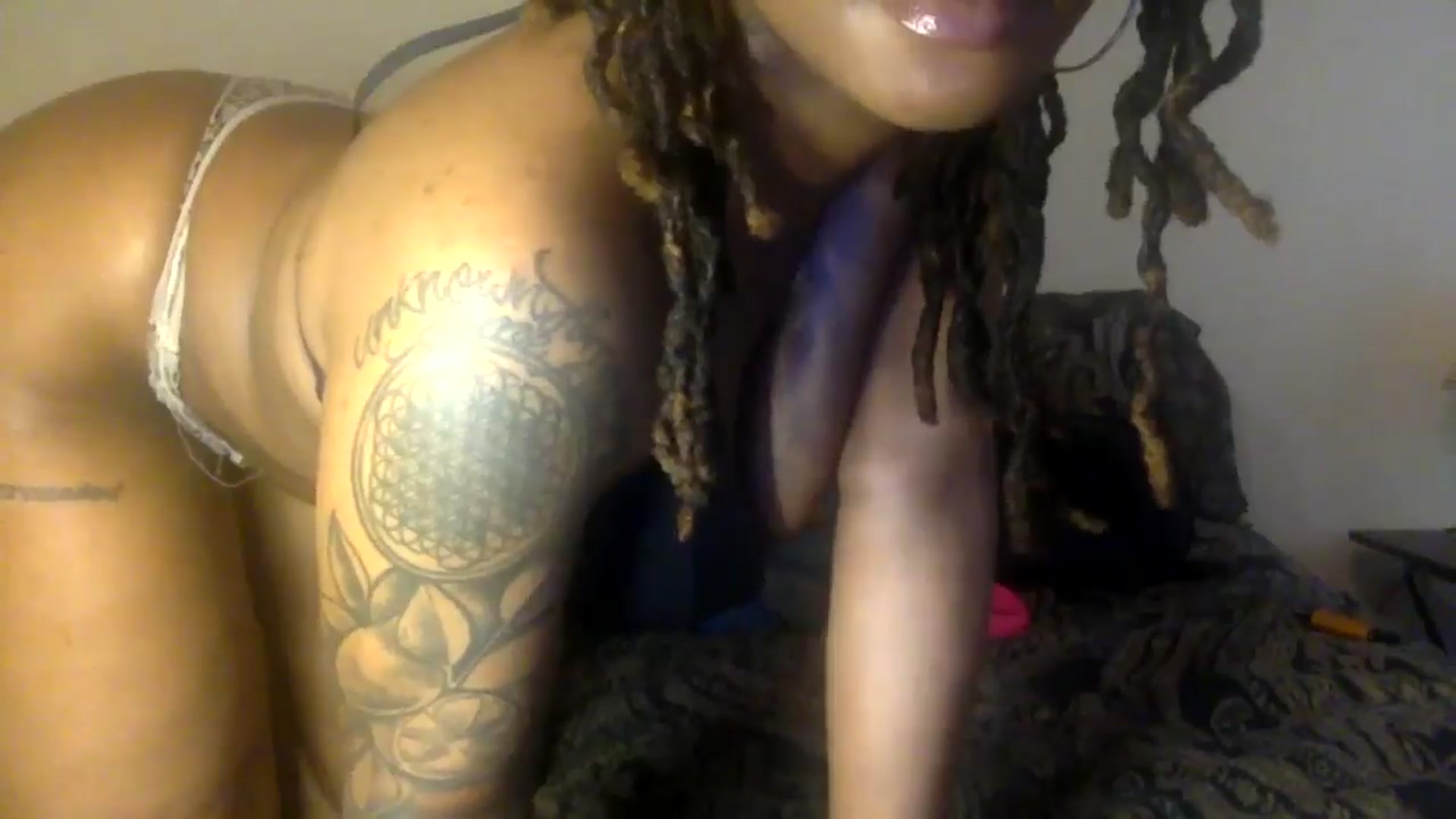 Gallery image thumbnail from warmhoney888's myfreecams stream on, 06/27/2025, 11:43 image 14 of 20