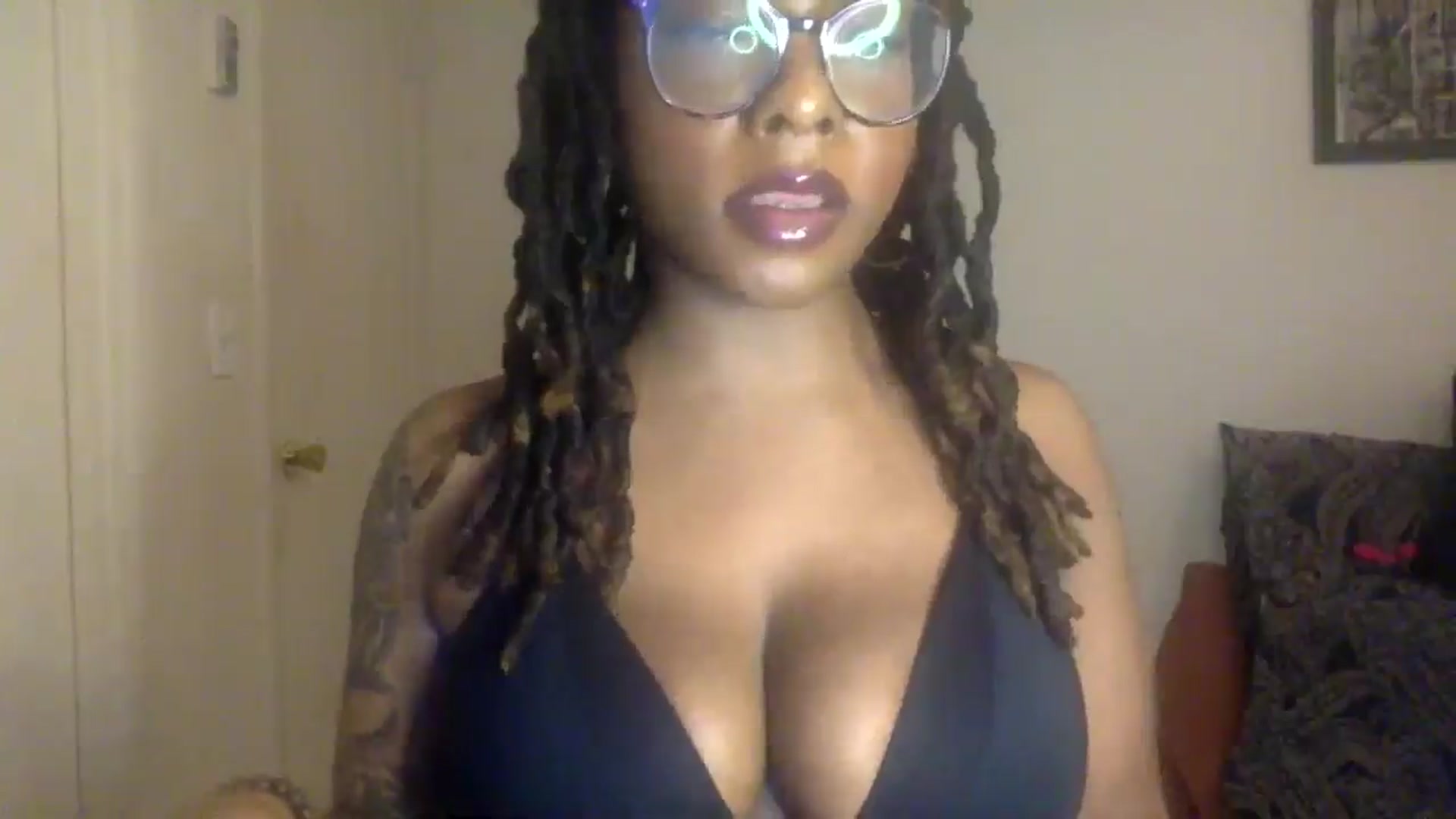 Gallery image thumbnail from warmhoney888's myfreecams stream on, 06/28/2025, 11:09 image 3 of 20