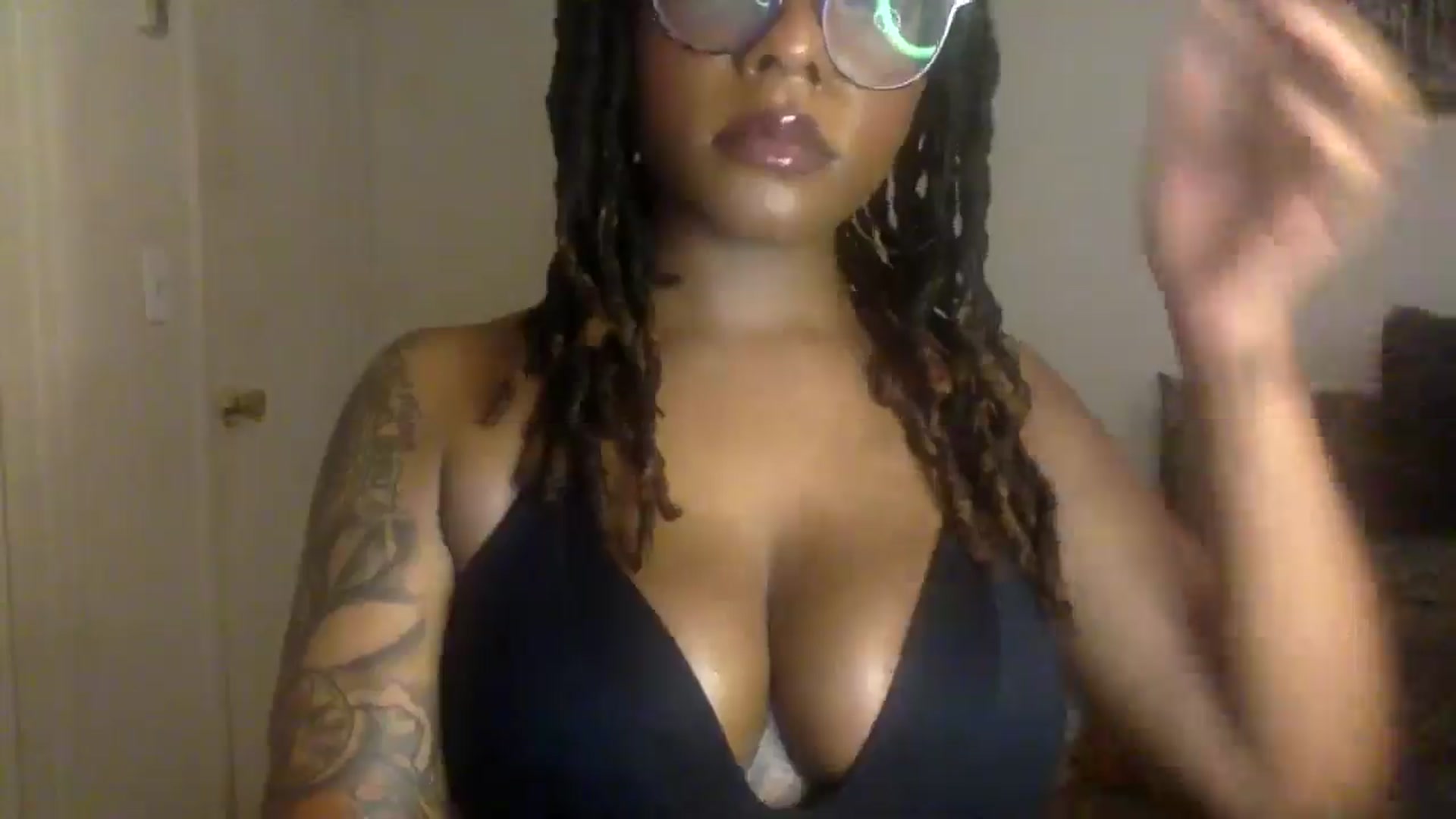 Gallery image thumbnail from warmhoney888's myfreecams stream on, 06/28/2025, 11:09 image 19 of 20