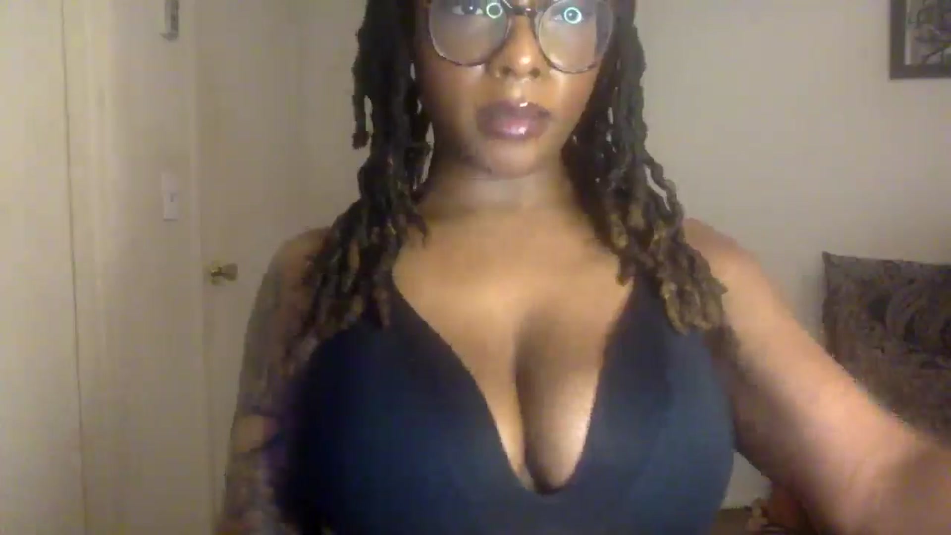 Gallery image thumbnail from warmhoney888's myfreecams stream on, 06/28/2025, 11:33 image 10 of 20