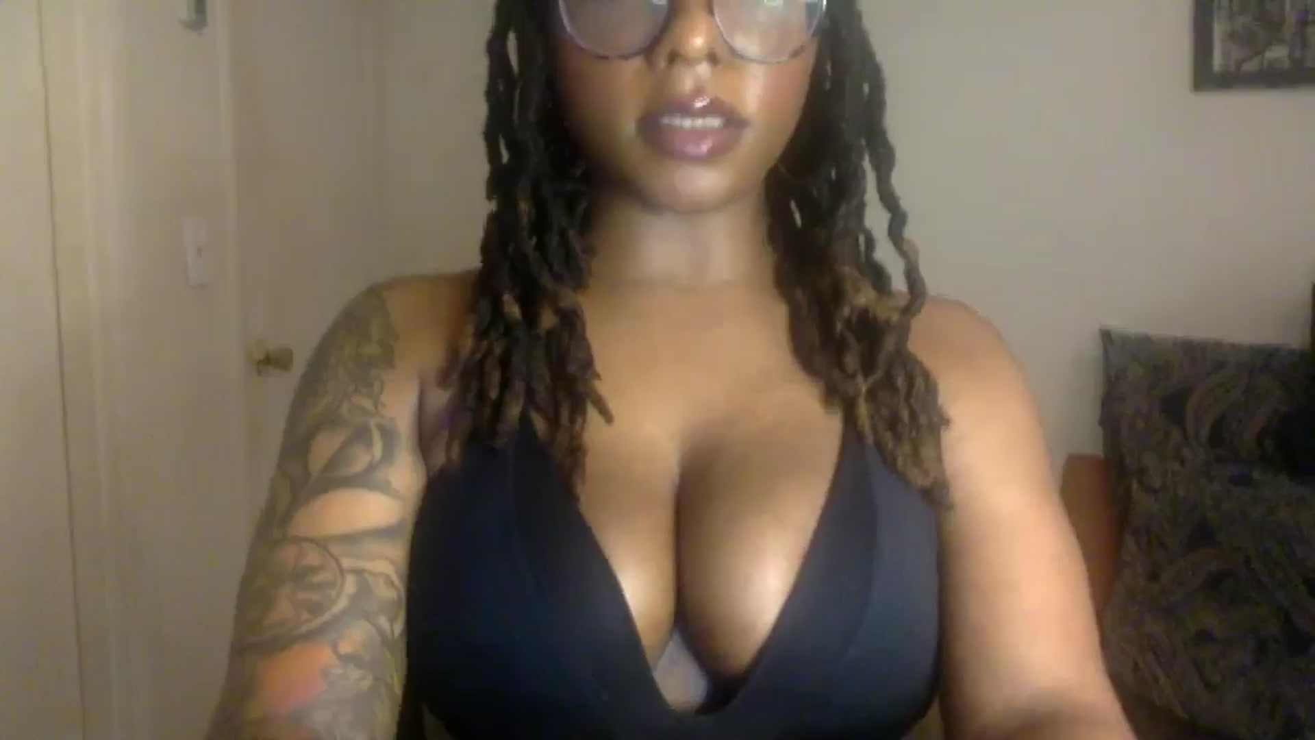 Gallery image thumbnail from warmhoney888's myfreecams stream on, 06/28/2025, 11:33 image 11 of 20