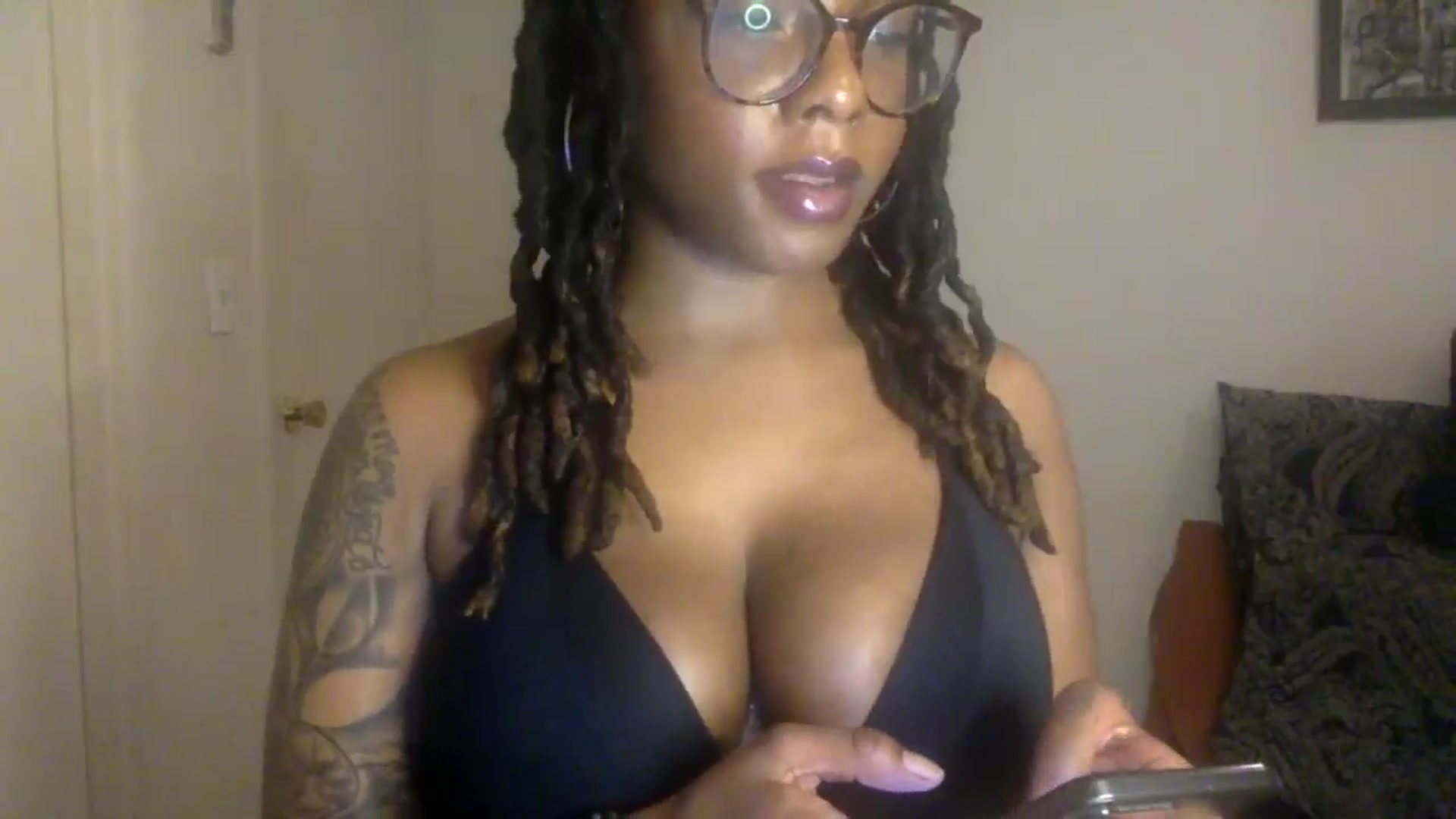Gallery image thumbnail from warmhoney888's myfreecams stream on, 06/28/2025, 11:33 image 12 of 20