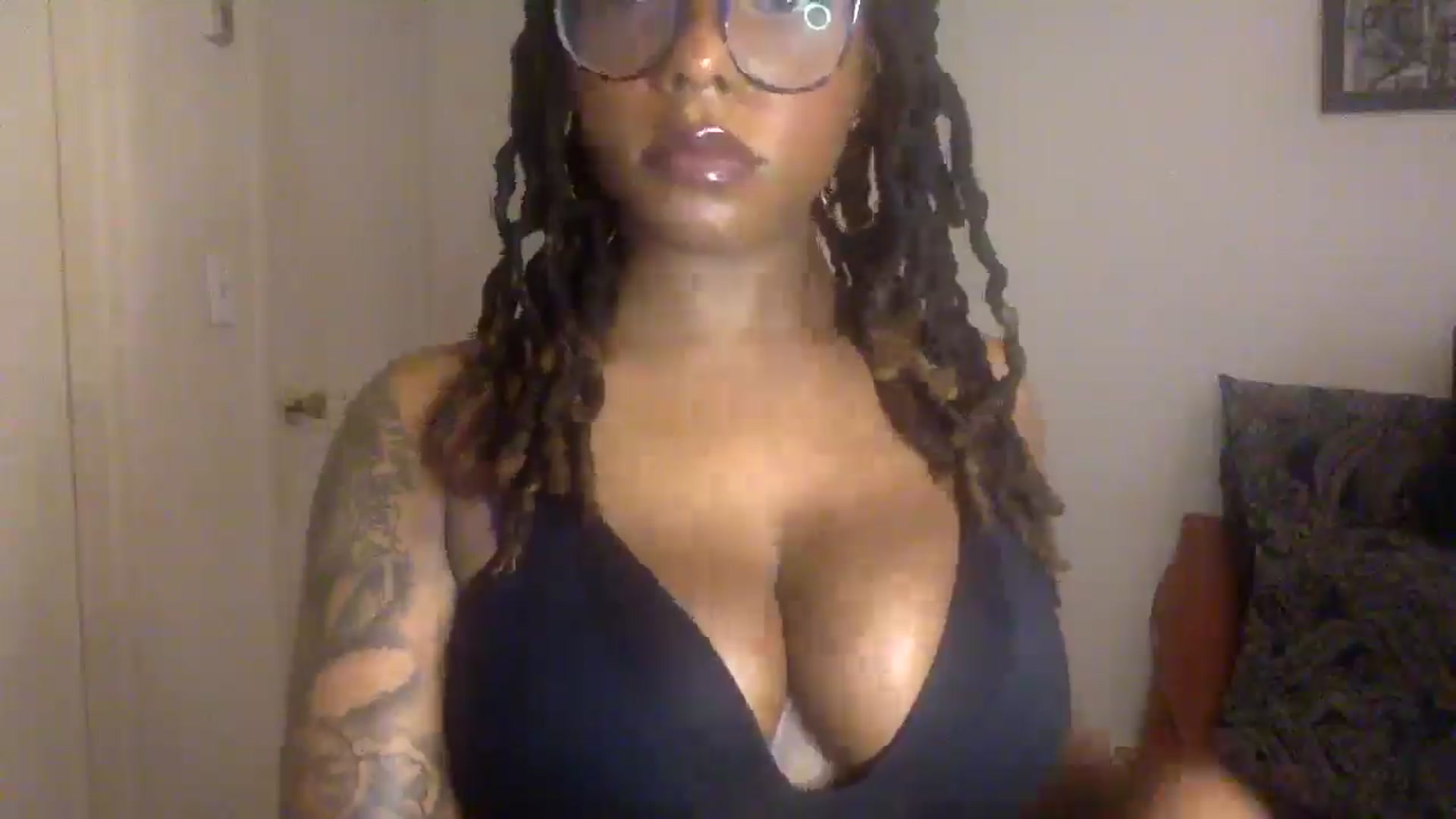 Gallery image thumbnail from warmhoney888's myfreecams stream on, 06/28/2025, 11:33 image 15 of 20