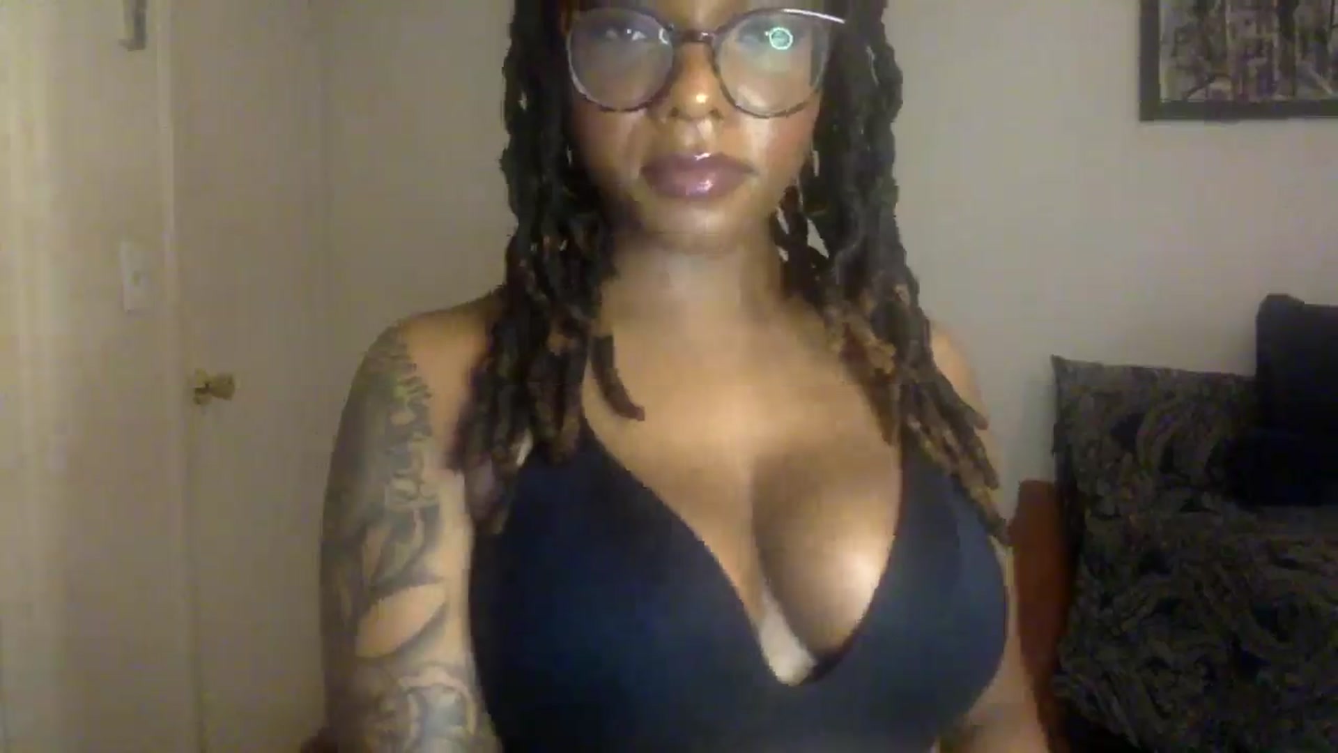 Gallery image thumbnail from warmhoney888's myfreecams stream on, 06/28/2025, 11:33 image 4 of 20