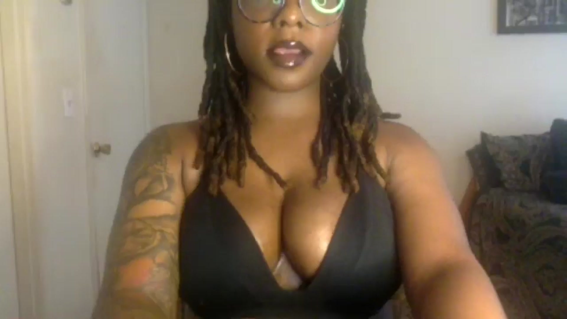 Gallery image thumbnail from warmhoney888's myfreecams stream on, 07/27/2025, 16:32 image 12 of 20