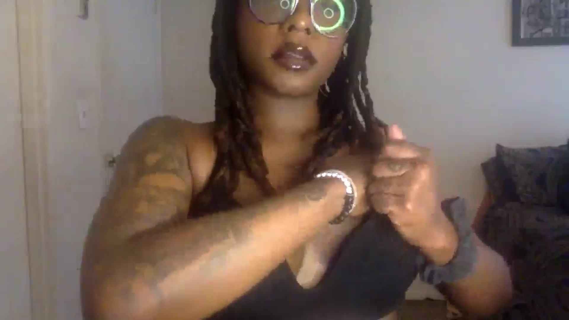 Gallery image thumbnail from warmhoney888's myfreecams stream on, 07/27/2025, 16:32 image 4 of 20