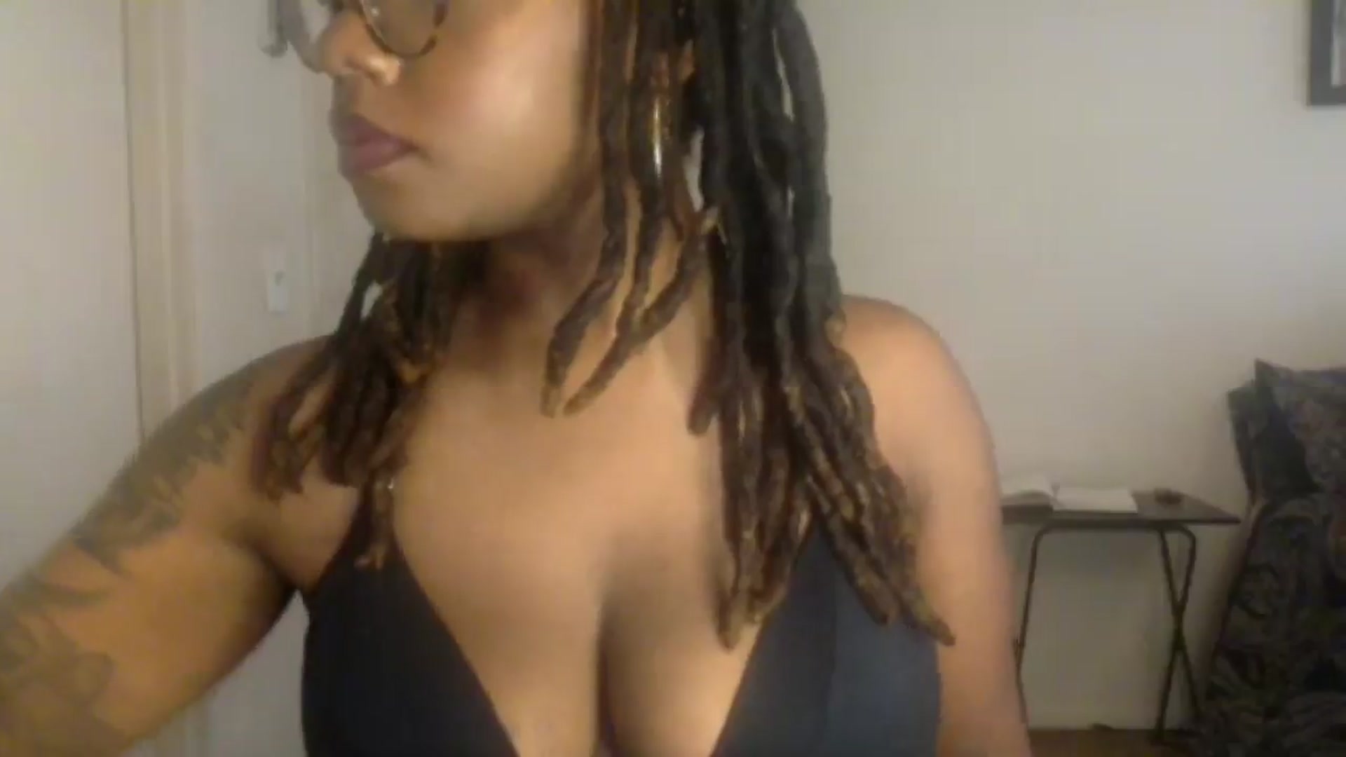 Gallery image thumbnail from warmhoney888's myfreecams stream on, 07/30/2025, 16:19 image 12 of 20