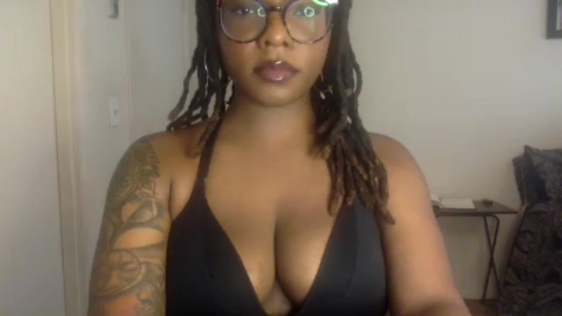 Gallery image thumbnail from warmhoney888's myfreecams stream on, 07/30/2025, 16:19 image 16 of 20