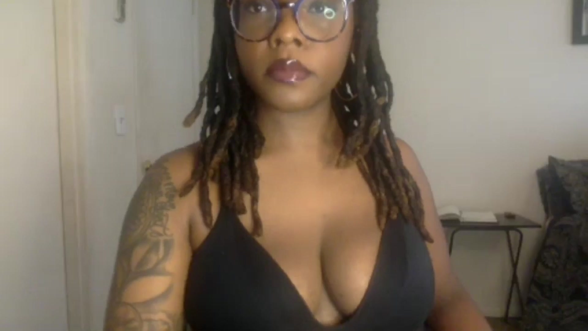 Gallery image thumbnail from warmhoney888's myfreecams stream on, 07/30/2025, 16:19 image 10 of 20