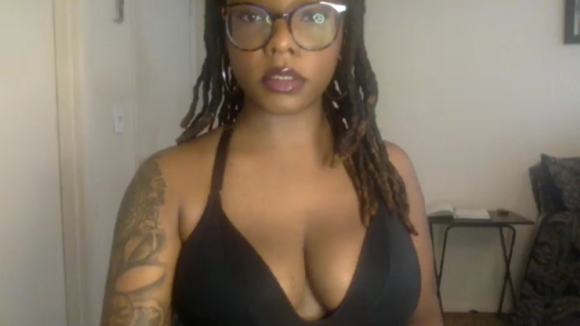 Gallery image thumbnail from warmhoney888's myfreecams stream on, 07/30/2025, 16:19 image 11 of 20
