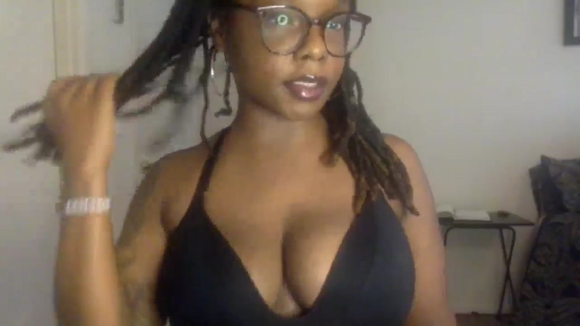 Gallery image thumbnail from warmhoney888's myfreecams stream on, 07/30/2025, 16:19 image 18 of 20
