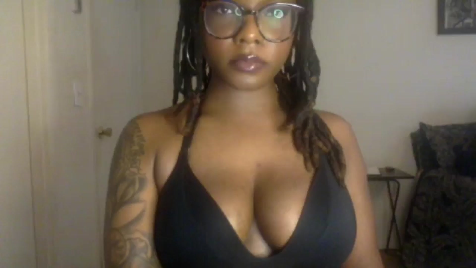 Gallery image thumbnail from warmhoney888's myfreecams stream on, 07/30/2025, 17:52 image 4 of 20