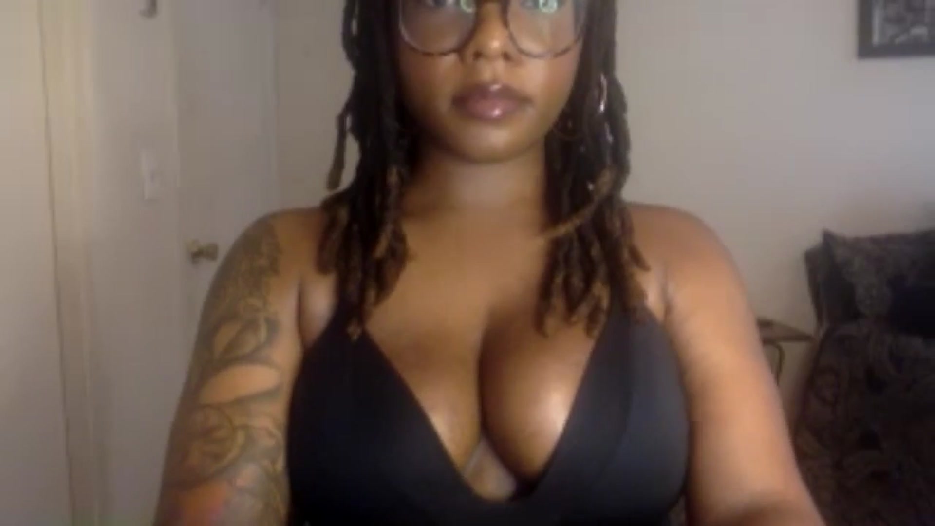 Gallery image thumbnail from warmhoney888's myfreecams stream on, 07/30/2025, 17:52 image 18 of 20