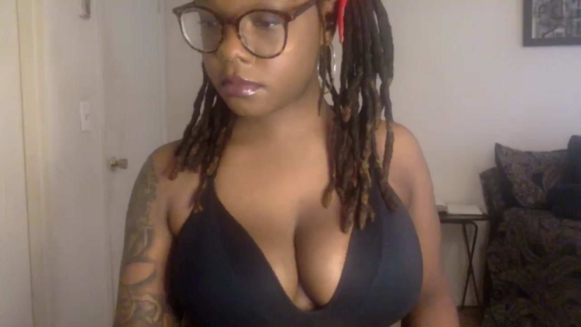 Gallery image thumbnail from warmhoney888's myfreecams stream on, 08/05/2025, 15:09 image 12 of 20