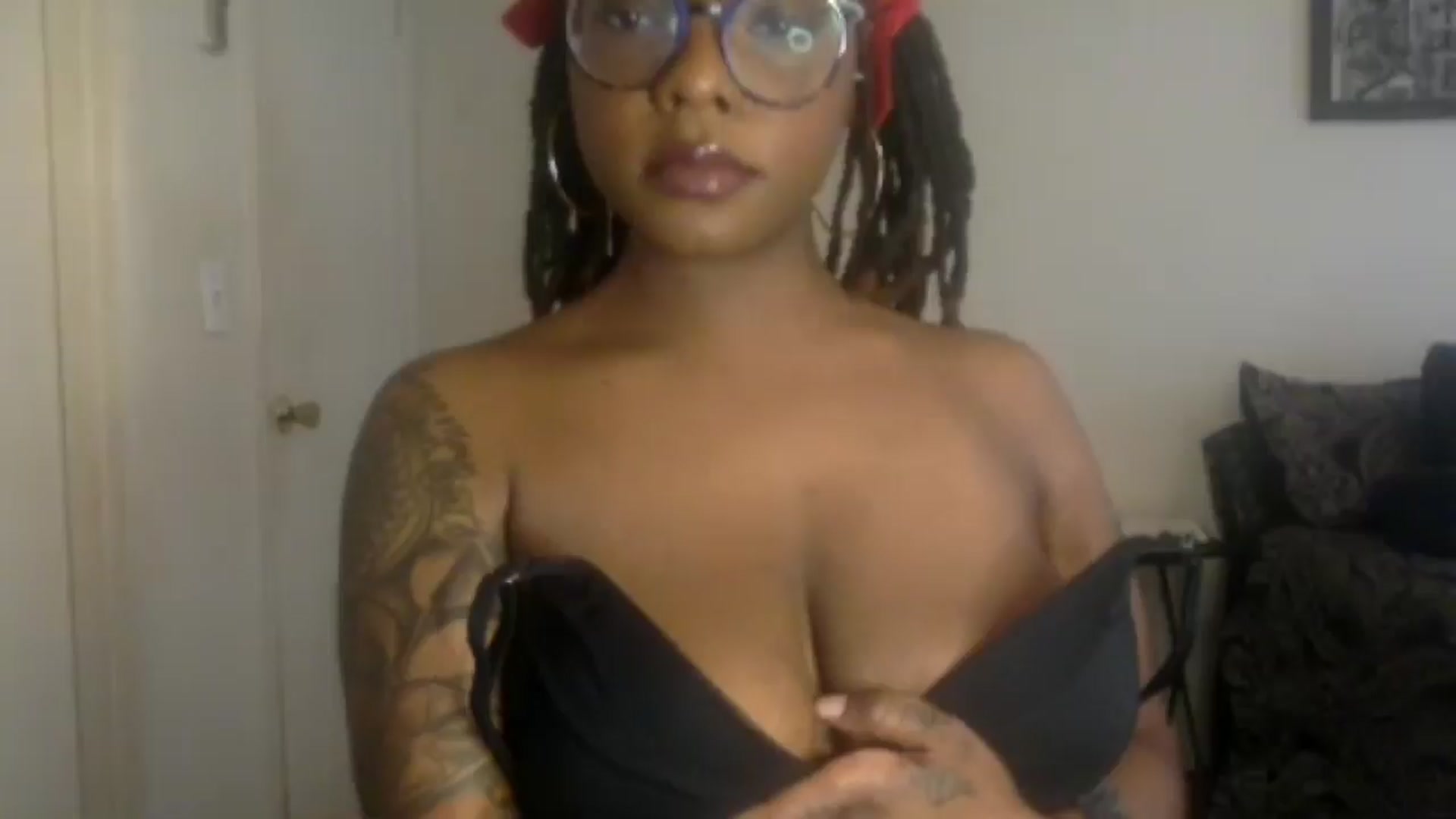 Gallery image thumbnail from warmhoney888's myfreecams stream on, 08/05/2025, 15:38 image 14 of 20