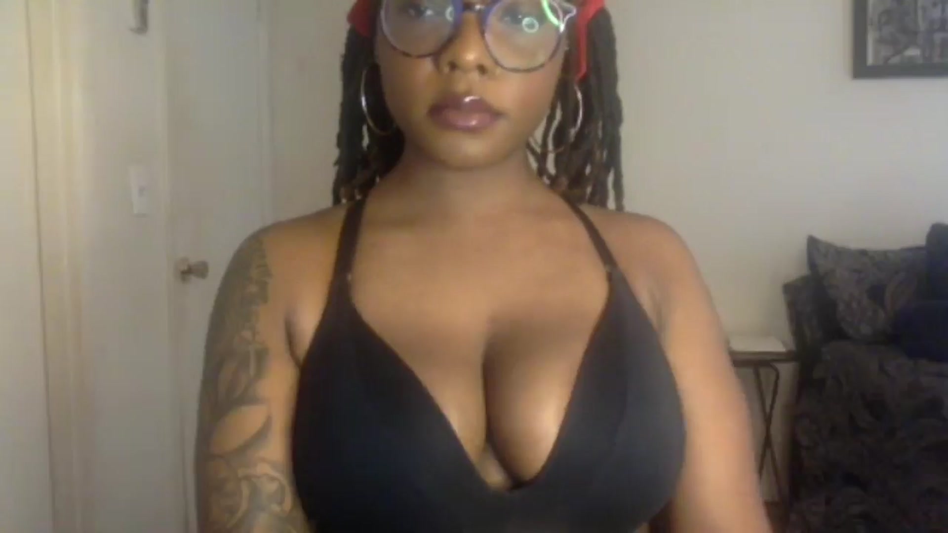 Gallery image thumbnail from warmhoney888's myfreecams stream on, 08/05/2025, 15:38 image 4 of 20