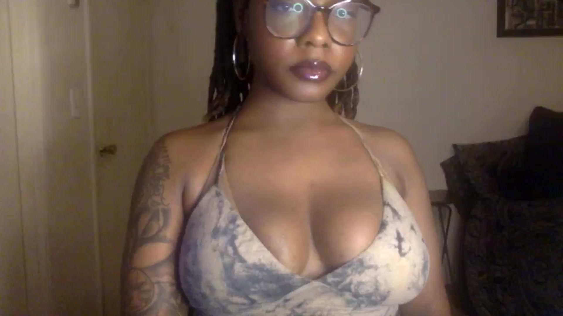 Gallery image thumbnail from warmhoney888's myfreecams stream on, 08/09/2025, 08:10 image 1 of 20