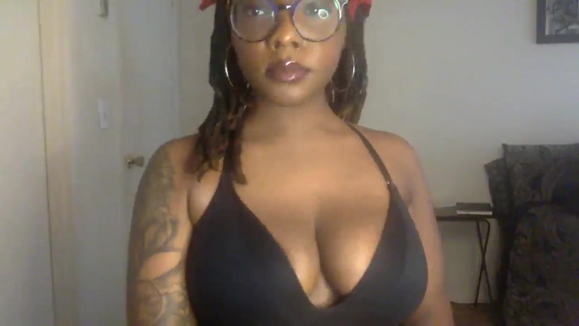 Gallery image thumbnail from warmhoney888's myfreecams stream on, 08/09/2025, 20:44 image 2 of 20