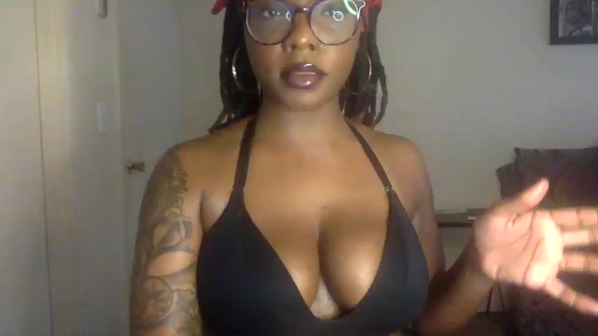 Gallery image thumbnail from warmhoney888's myfreecams stream on, 08/09/2025, 21:37 image 1 of 20