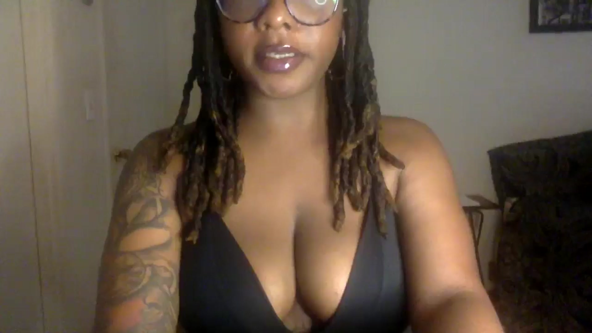 Gallery image thumbnail from warmhoney888's myfreecams stream on, 08/12/2025, 12:28 image 17 of 20