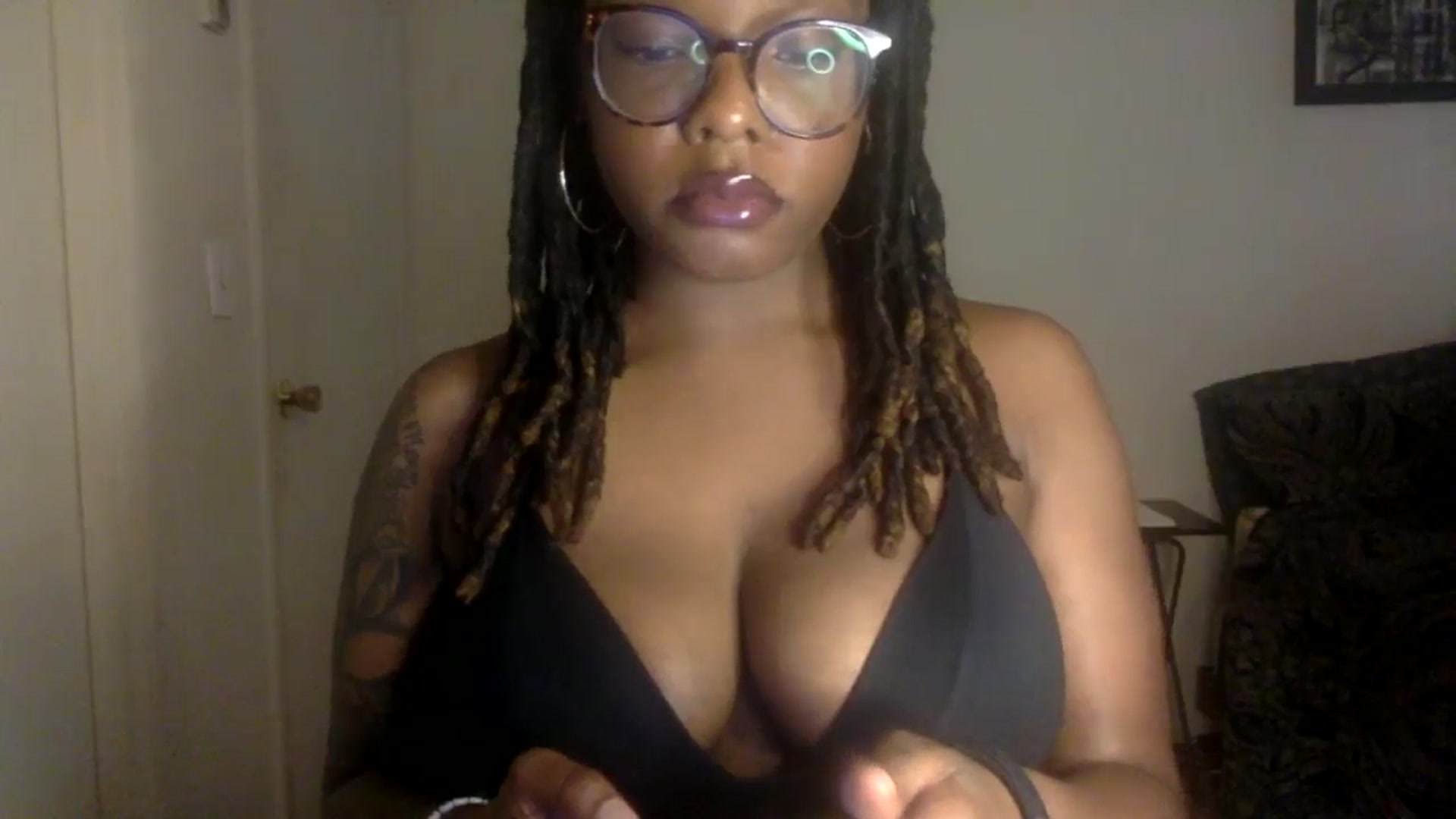 Gallery image thumbnail from warmhoney888's myfreecams stream on, 08/12/2025, 12:28 image 7 of 20