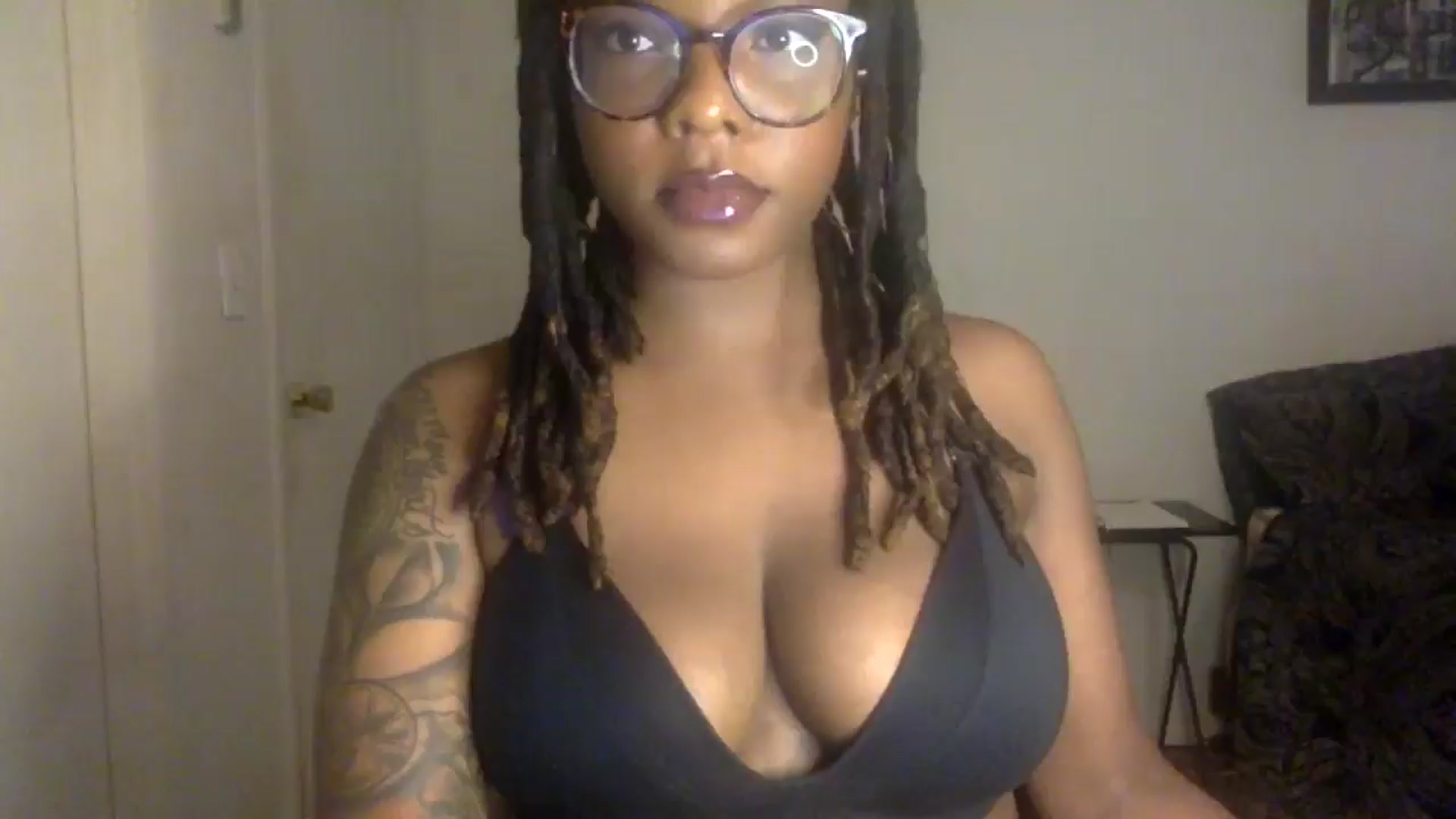 Gallery image thumbnail from warmhoney888's myfreecams stream on, 08/12/2025, 12:28 image 2 of 20