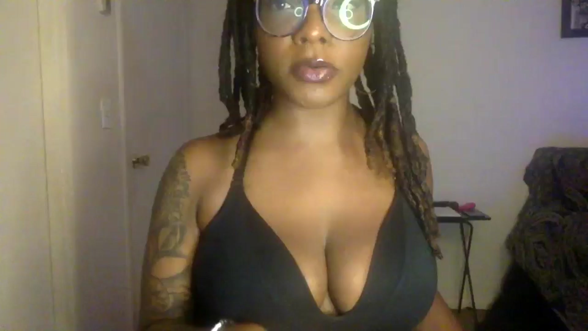 Gallery image thumbnail from warmhoney888's myfreecams stream on, 08/19/2025, 07:47 image 20 of 20