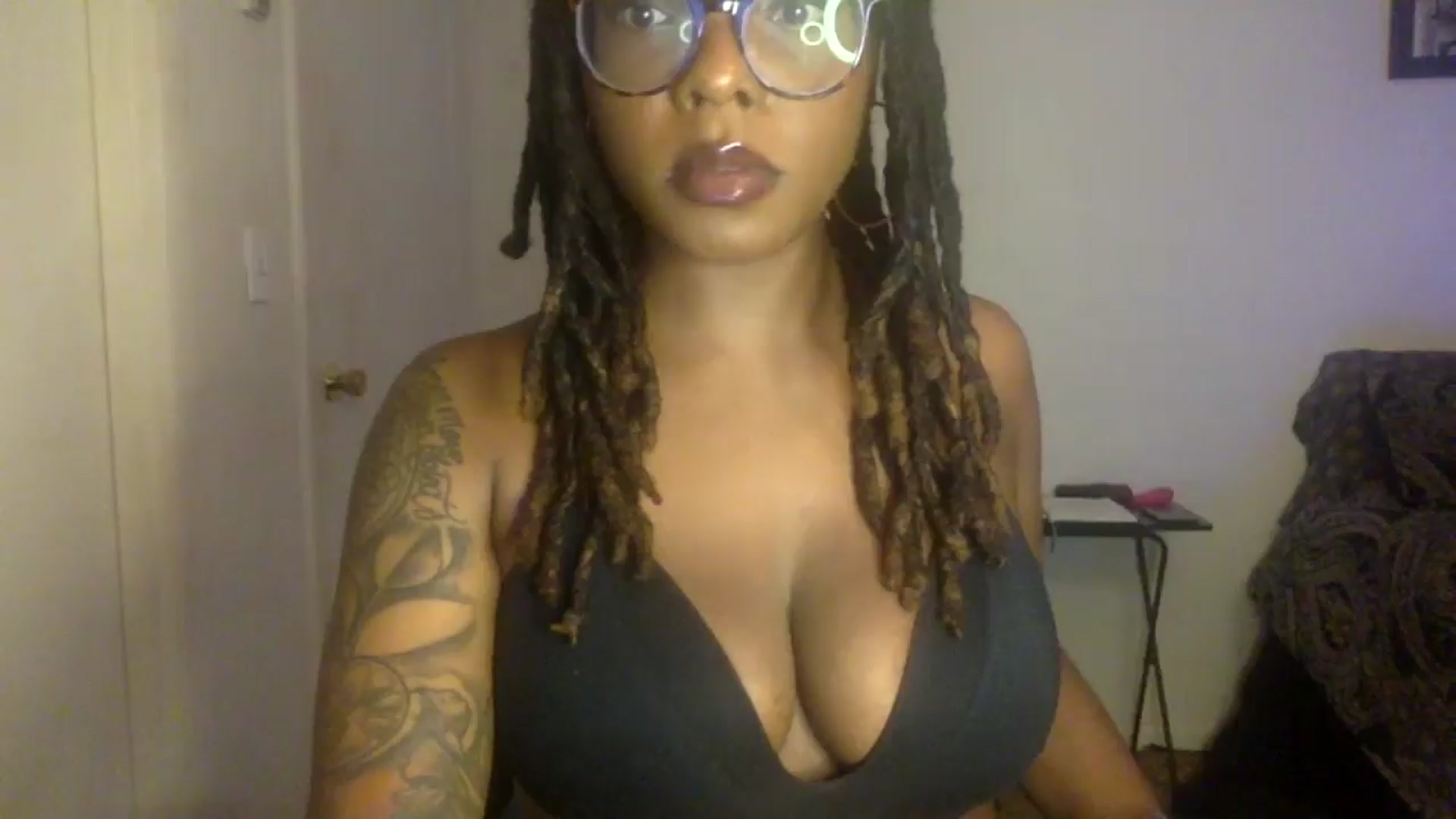 Gallery image thumbnail from warmhoney888's myfreecams stream on, 08/19/2025, 07:47 image 13 of 20