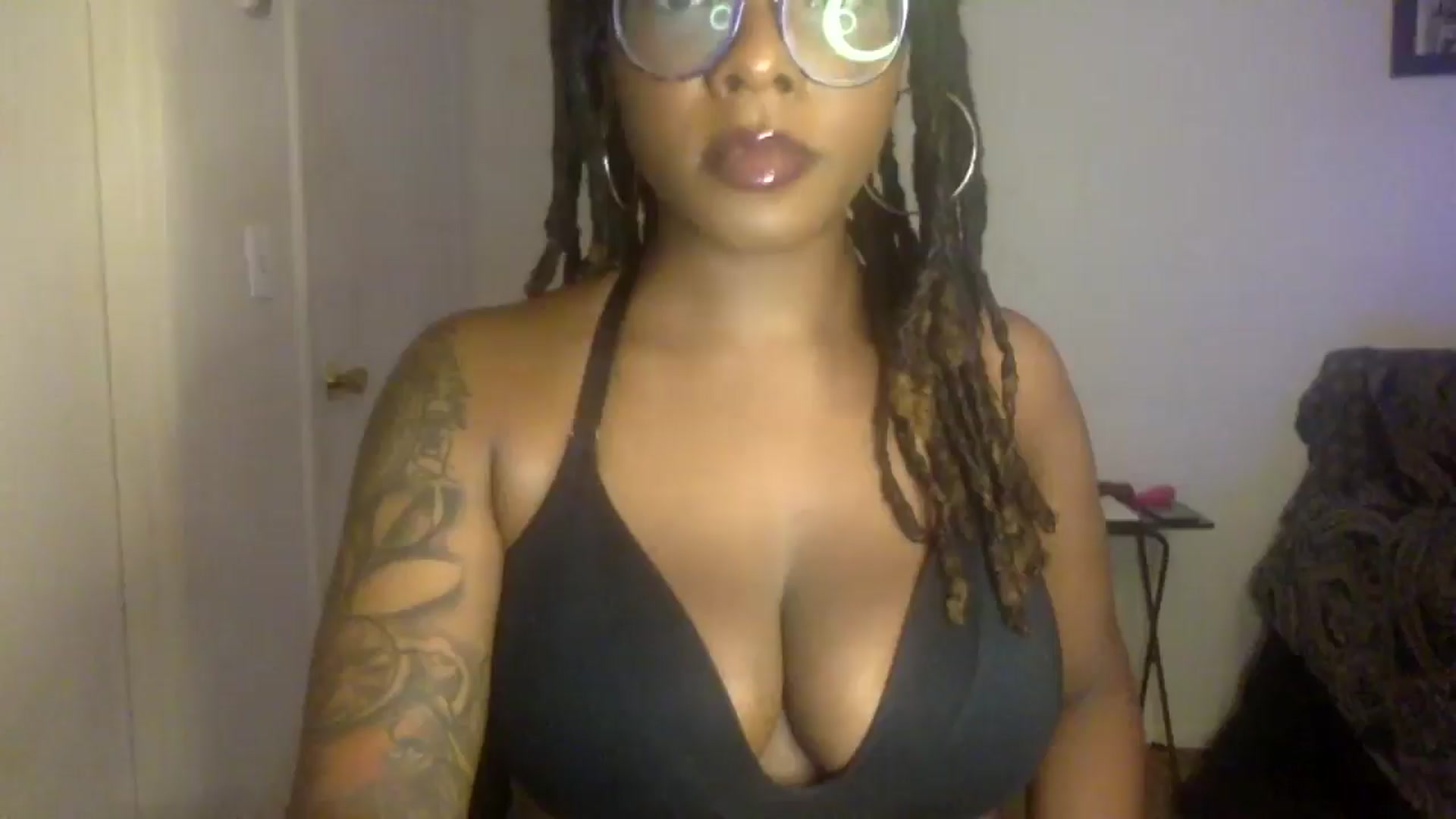 Gallery image thumbnail from warmhoney888's myfreecams stream on, 08/19/2025, 07:47 image 17 of 20