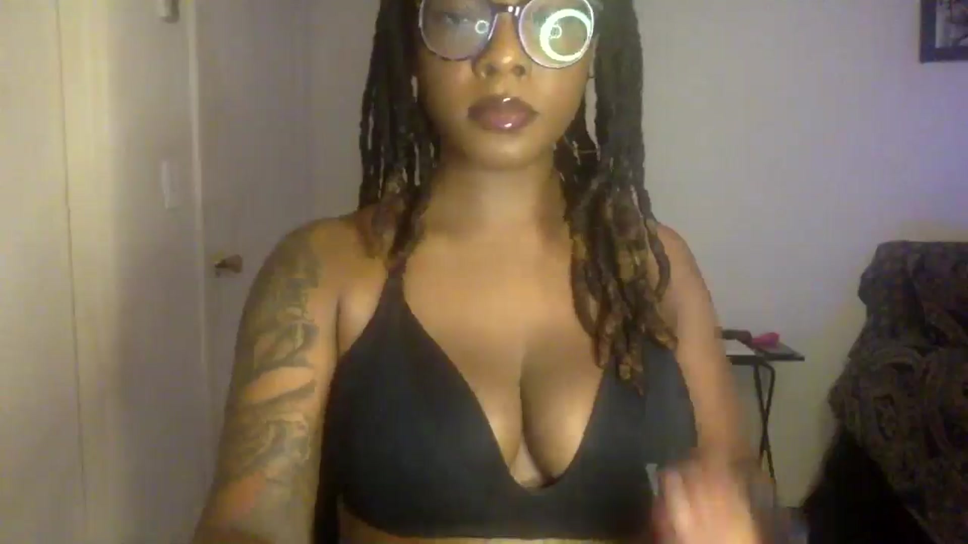 Gallery image thumbnail from warmhoney888's myfreecams stream on, 08/19/2025, 07:47 image 10 of 20