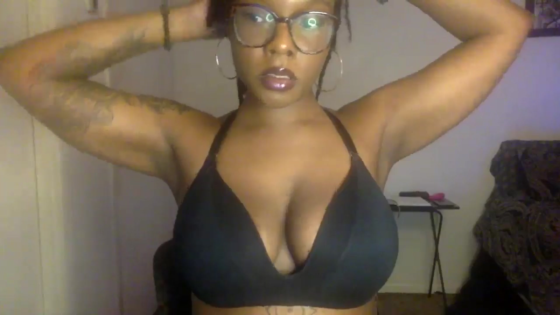 Gallery image thumbnail from warmhoney888's myfreecams stream on, 08/19/2025, 07:47 image 3 of 20
