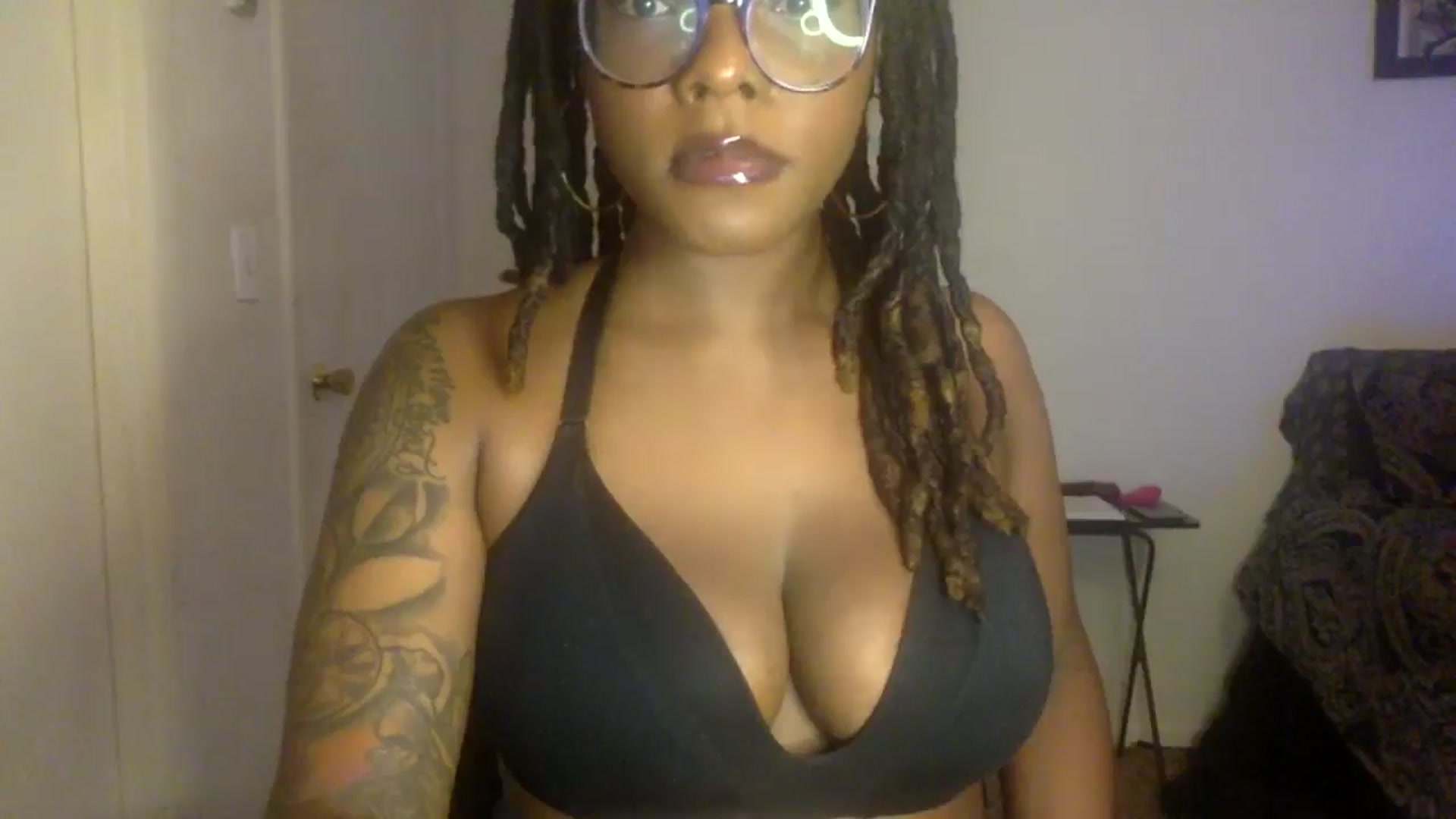 Gallery image thumbnail from warmhoney888's myfreecams stream on, 08/19/2025, 07:47 image 8 of 20