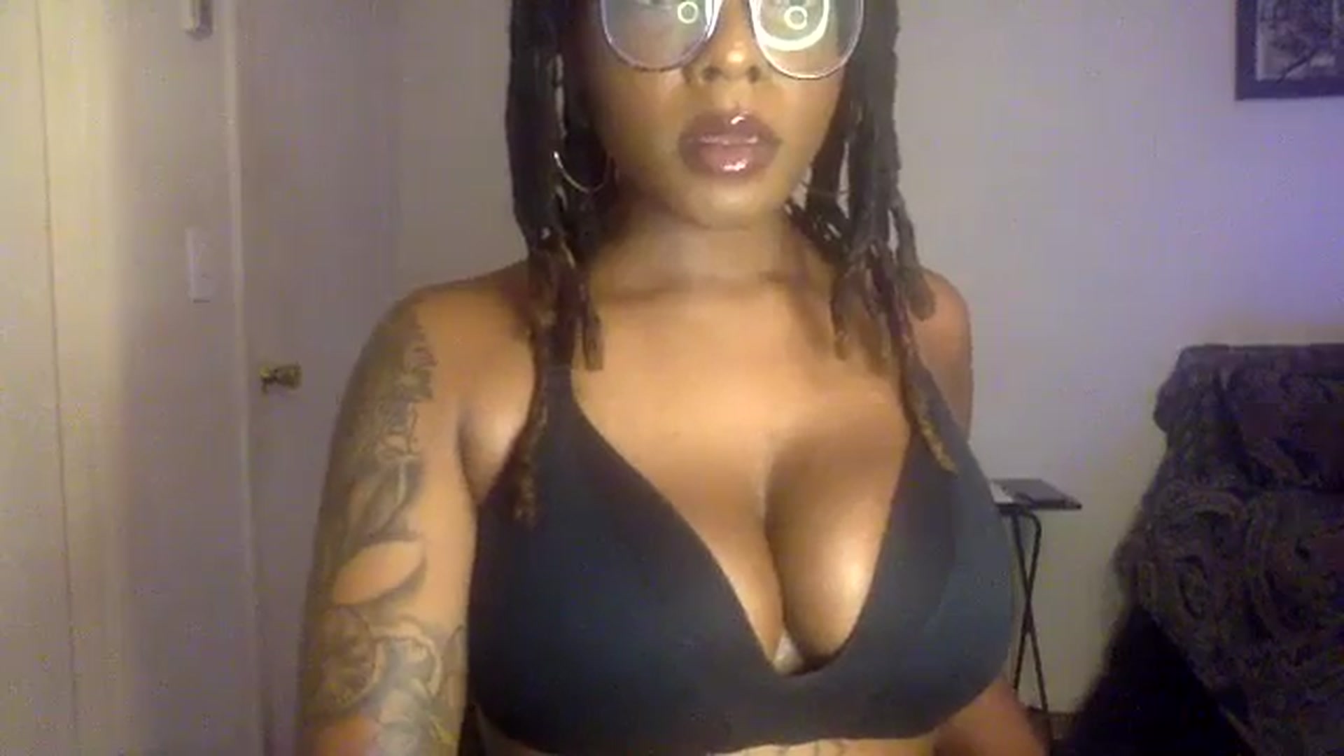 Gallery image thumbnail from warmhoney888's myfreecams stream on, 08/19/2025, 09:04 image 12 of 20
