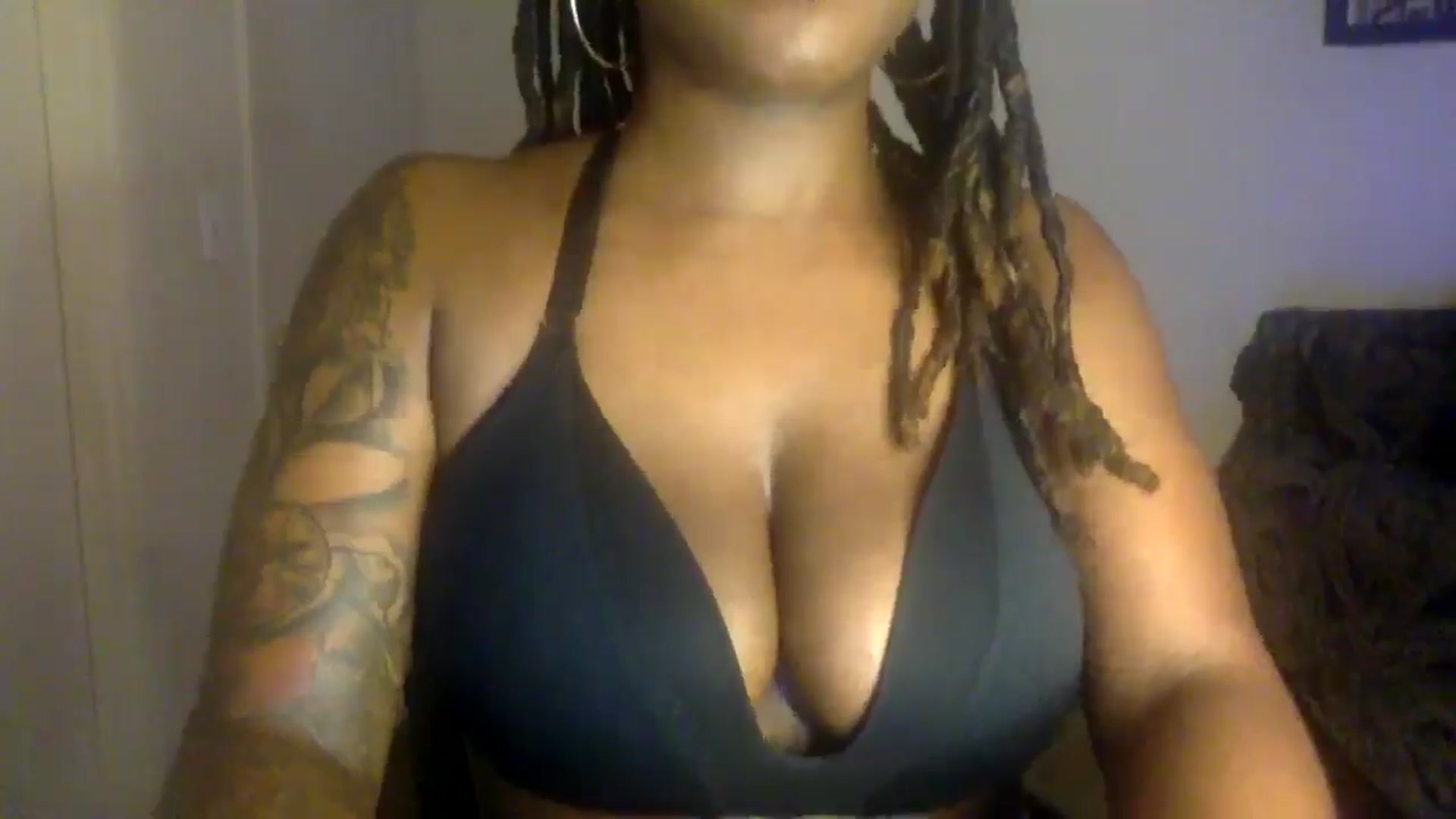 Gallery image thumbnail from warmhoney888's myfreecams stream on, 08/19/2025, 10:47 image 12 of 20