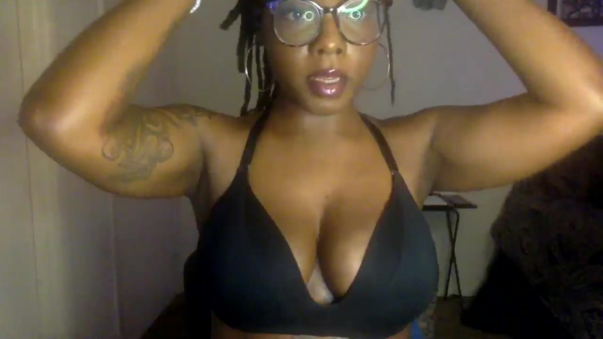 Gallery image thumbnail from warmhoney888's myfreecams stream on, 08/19/2025, 10:47 image 4 of 20