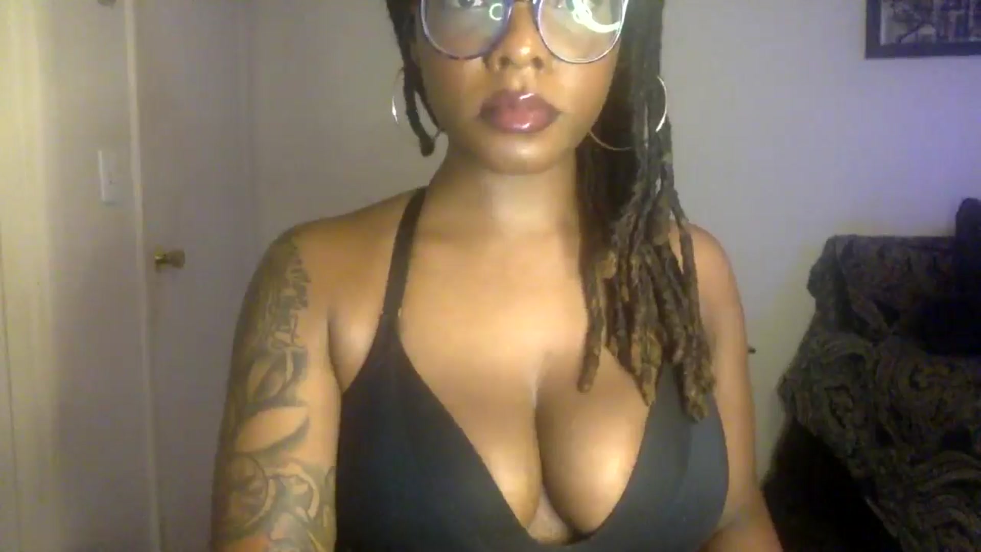 Gallery image thumbnail from warmhoney888's myfreecams stream on, 08/19/2025, 13:32 image 7 of 20