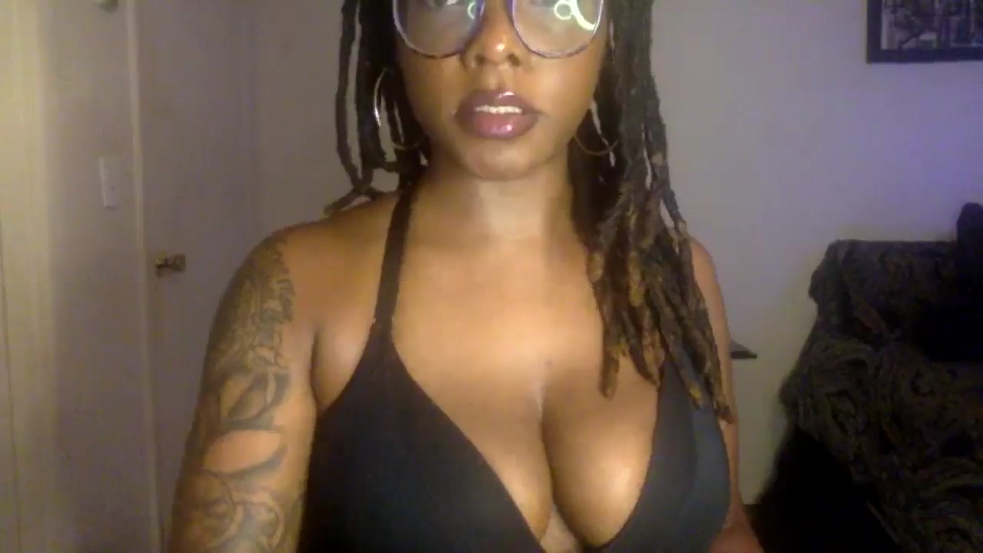 Gallery image thumbnail from warmhoney888's myfreecams stream on, 08/19/2025, 13:32 image 11 of 20