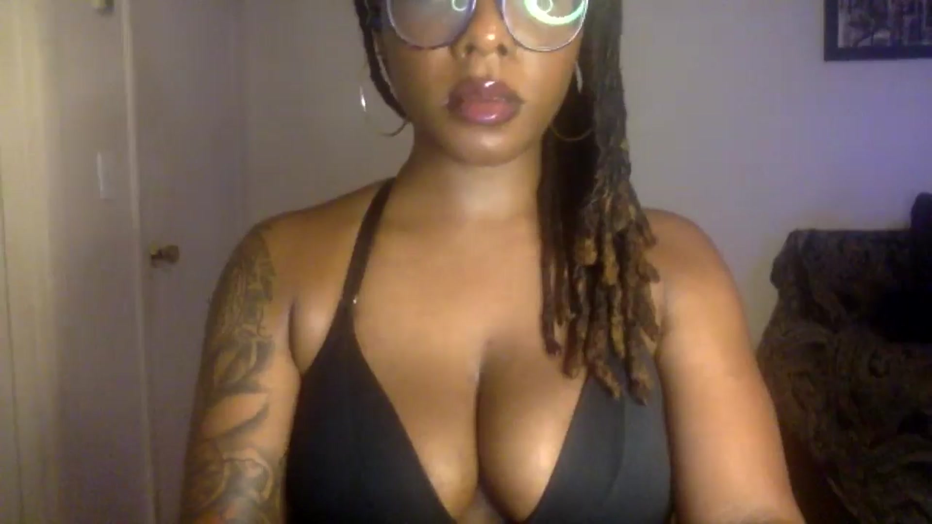 Gallery image thumbnail from warmhoney888's myfreecams stream on, 08/19/2025, 13:32 image 17 of 20
