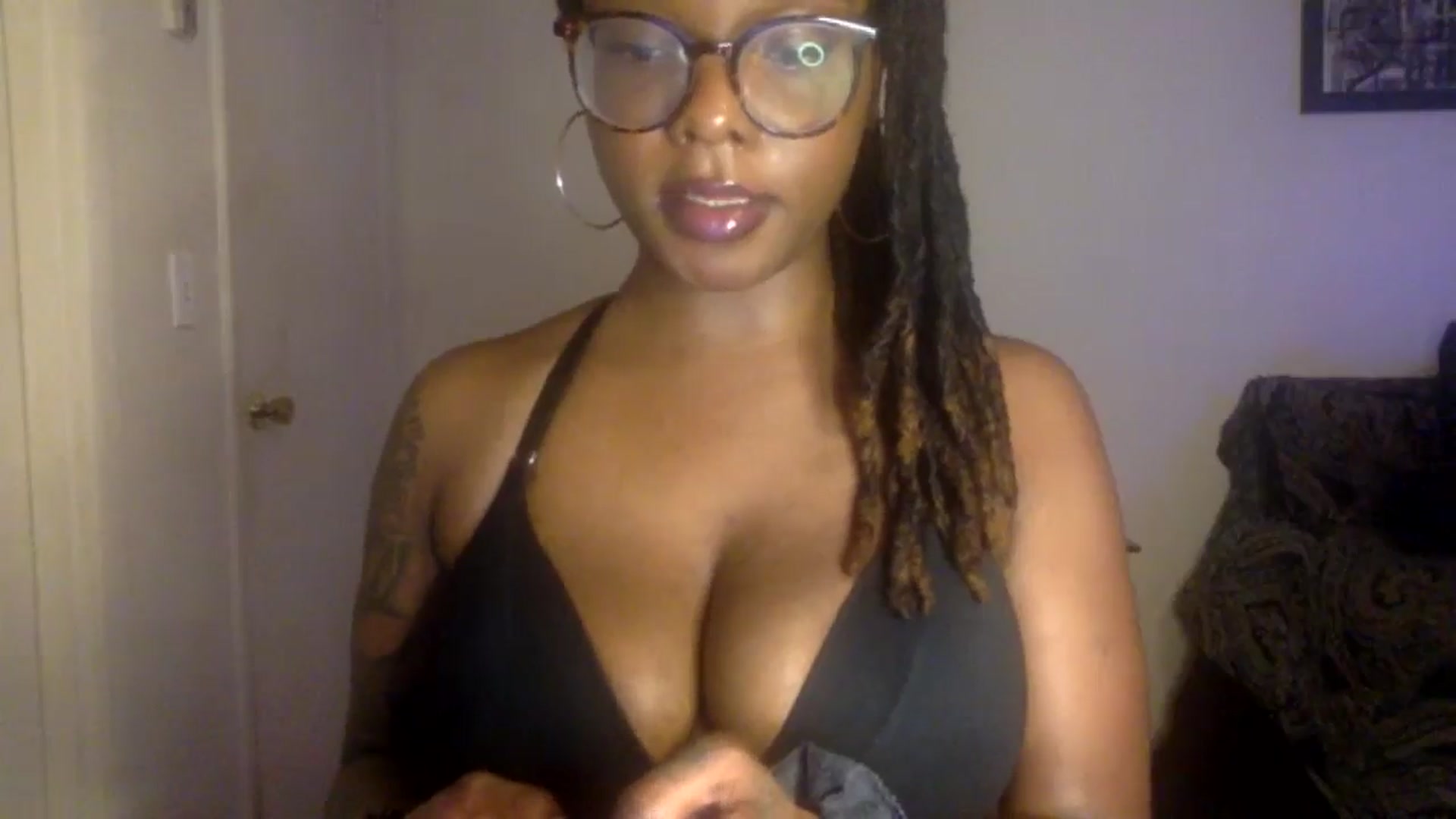Gallery image thumbnail from warmhoney888's myfreecams stream on, 08/19/2025, 13:32 image 20 of 20